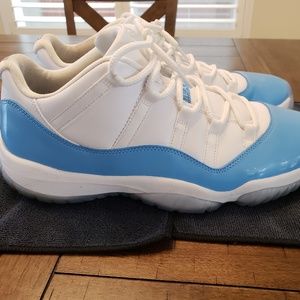Jordan 11 "Carolina"